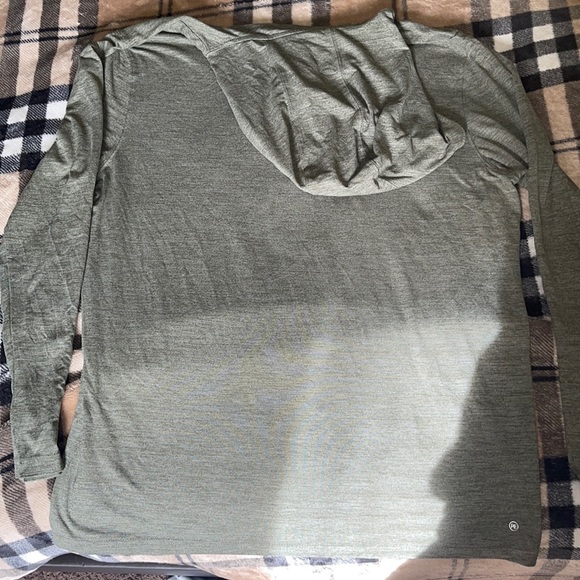 🔥🔥PERRY ELLIS SWEAT SHIRT🔥🔥 - Picture 1 of 3